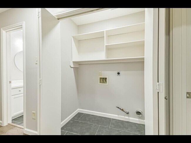 Building Photo - 3627 Liles Ln
