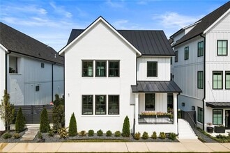 Building Photo - 6715 Halcyon Way