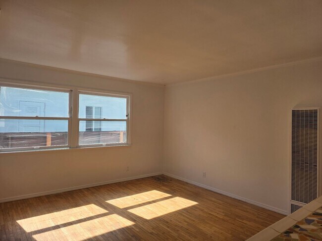 Building Photo - 311 Windward Ave