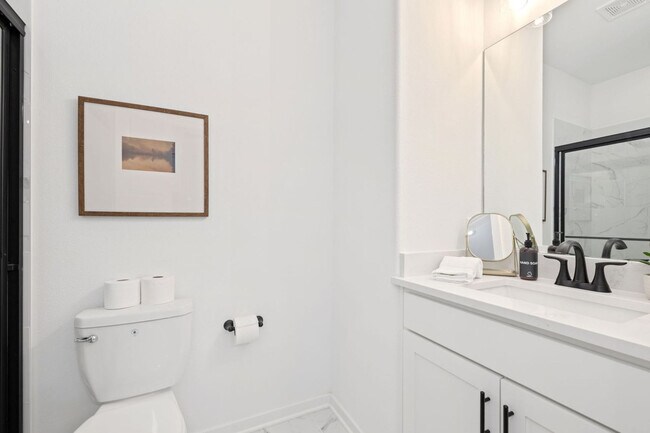 Building Photo - 1632 Neptune St