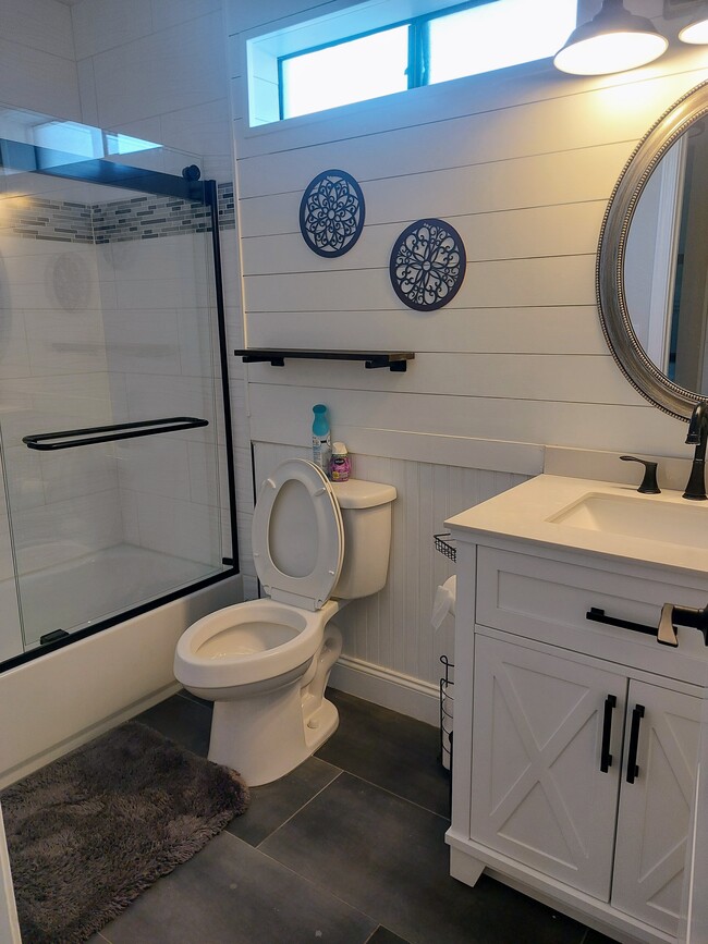 Second bathroom - 8879 E Friess Dr