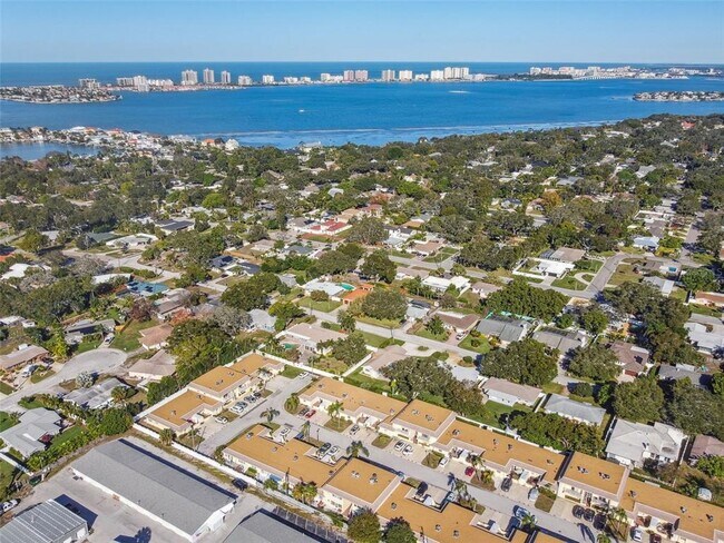 Building Photo - 610 Indian Rocks Rd N