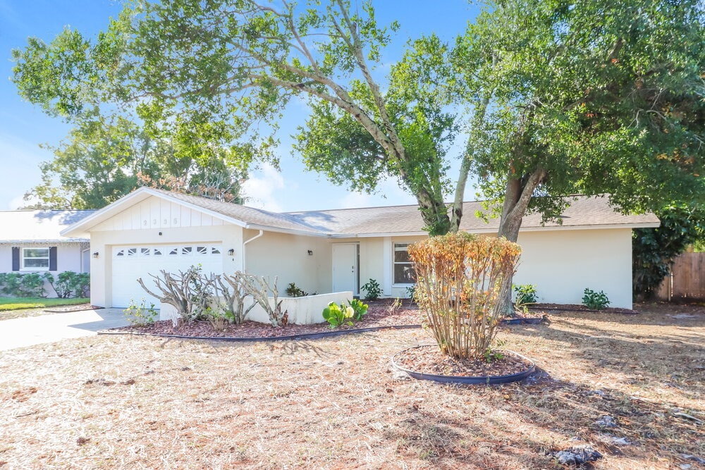 Building Photo - 2335 Timbercrest Cir W