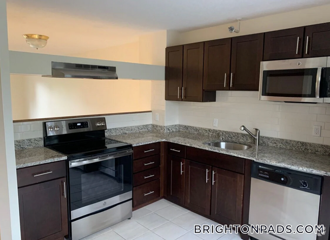 Building Photo - 154 N Beacon St