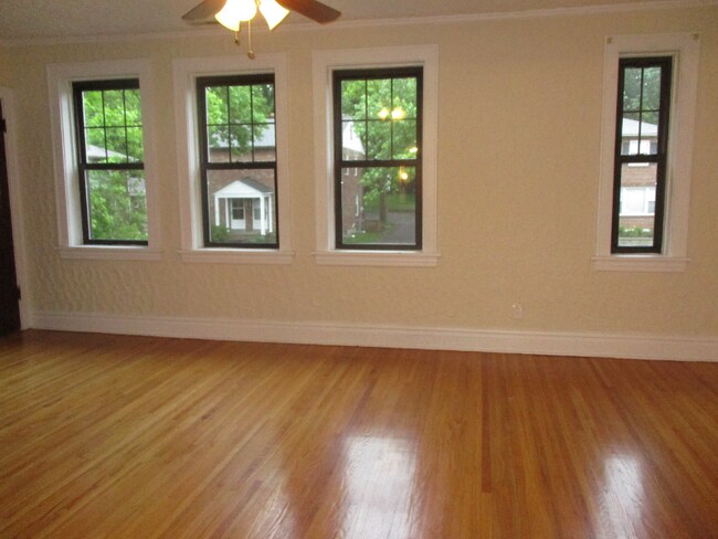 Building Photo - 1079 Terrace Dr