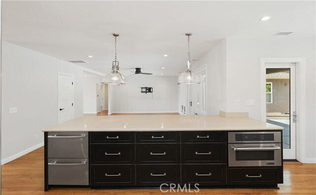 Building Photo - 933 W Riviera Dr