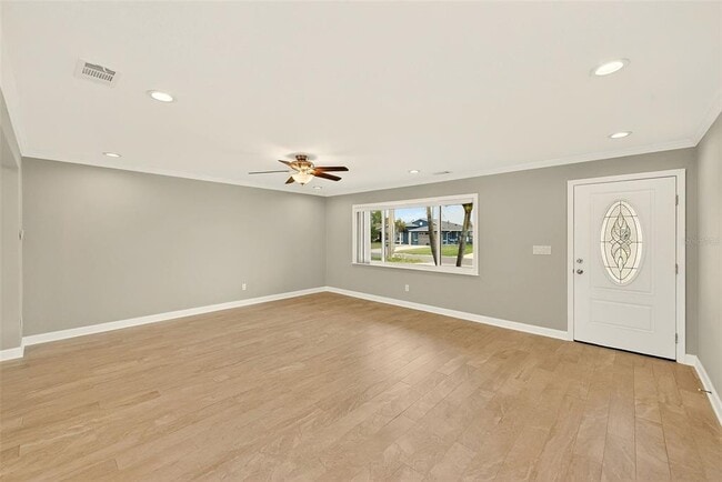 Building Photo - 5434 Oakhurst Dr