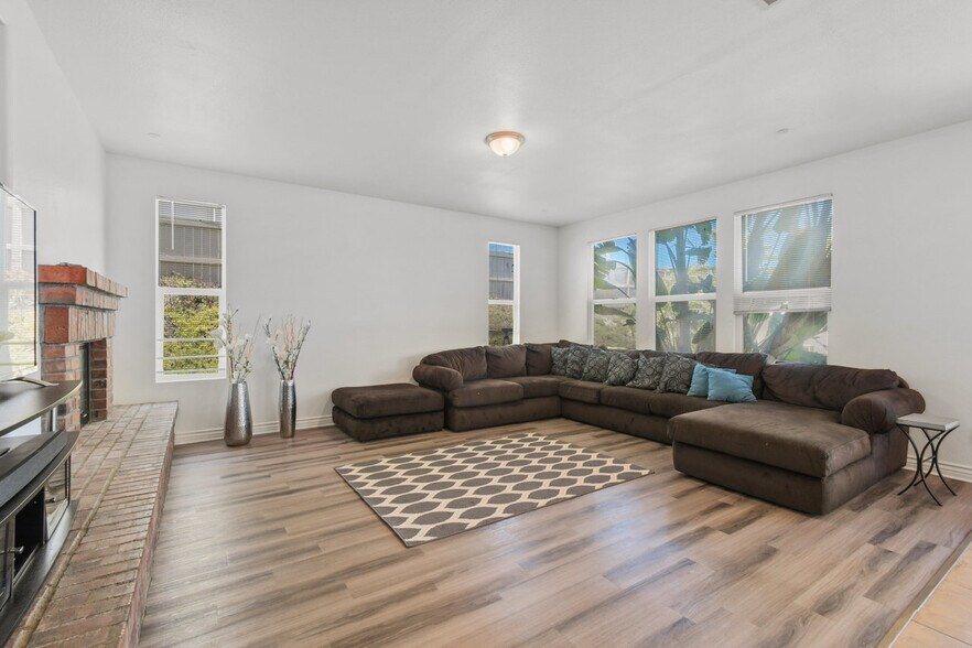 Building Photo - 2917 Babbling Brook Rd