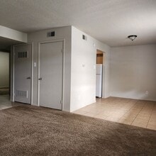 Building Photo - 3BR 1.5BA $900/m & $500 Deposit
