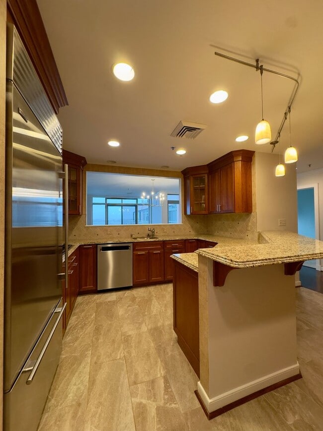 Building Photo - Elegant 2 Bedroom/2.5 Bathroom Apartment with Den, 2 Parking Spaces, and Storage Unit in Canton, ...