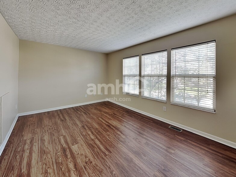 Building Photo - 942 Mahle Dr