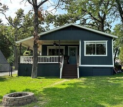 Building Photo - 1813 Oak Shore Dr