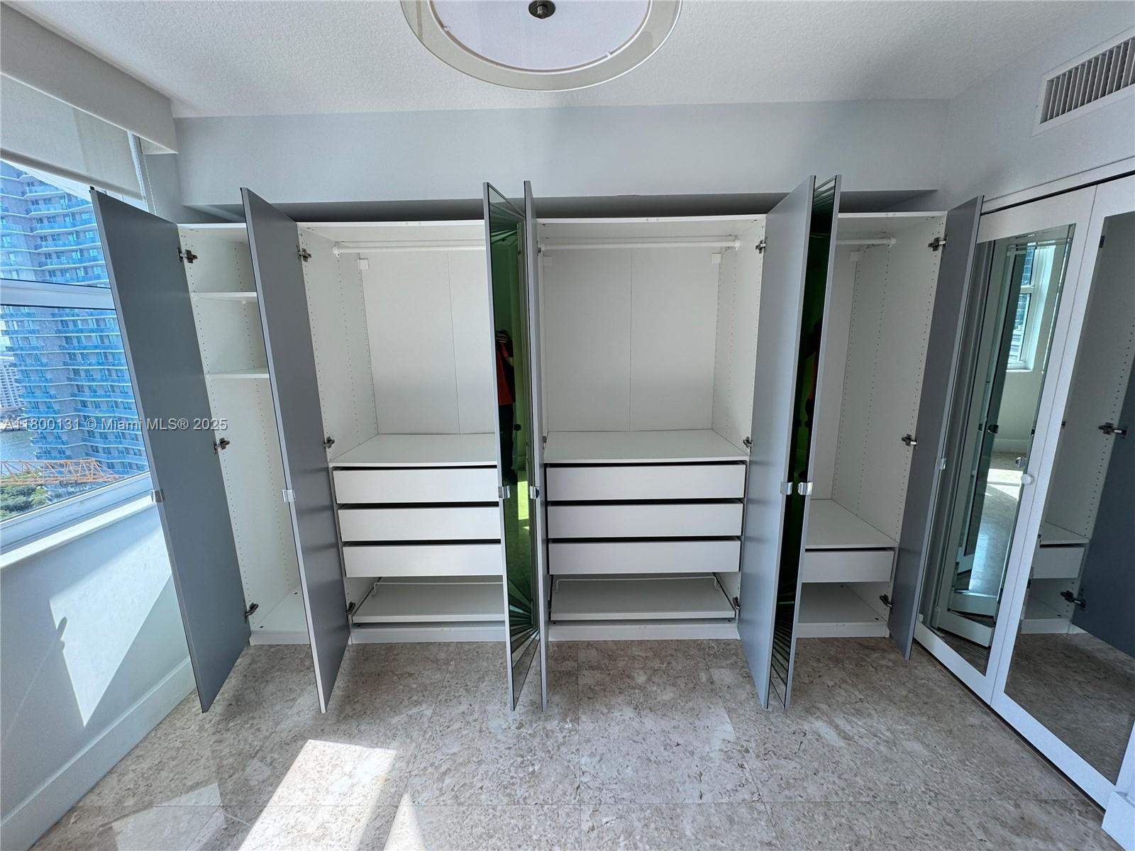 Building Photo - 31 SE 5th St