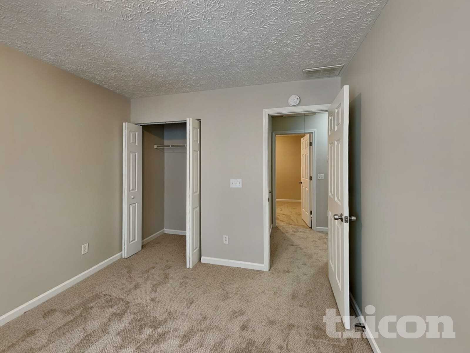 Building Photo - 220 Oak Grove Way