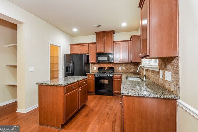 Building Photo - 3350 Sardis Bend Dr