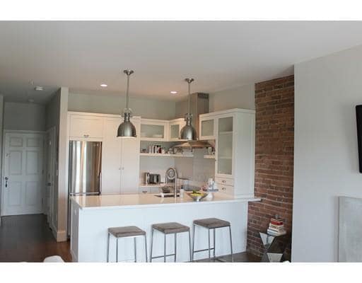 Building Photo - 480 Beacon St