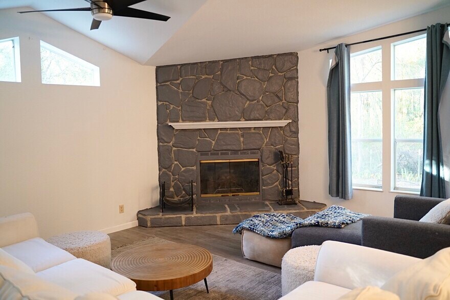 Building Photo - 29205 Saddle Oaks Ln