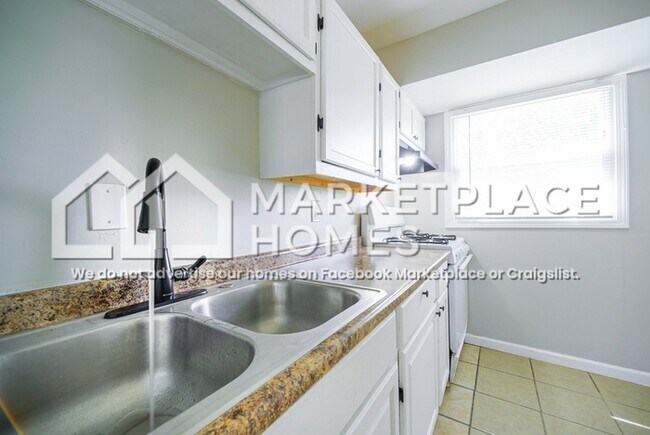 Building Photo - 312 Banff Cir