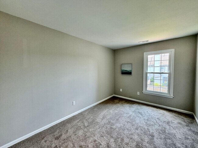 Building Photo - COMPLETELY Updated & Ready 08-21-26!! Sparkling Community Pool - Pet Friendly - Fenced Backyard!