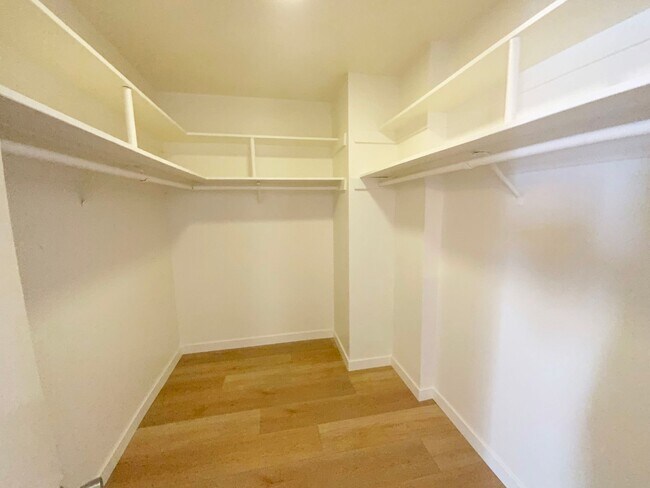 Building Photo - 44 Half Moon Bend