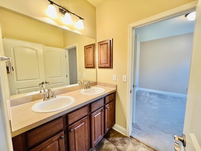 Building Photo - 630 Summer Cove Cir NW