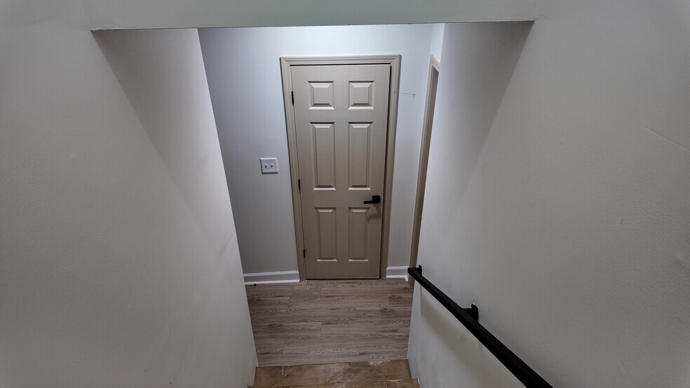 Building Photo - 1521 Anthony Dr