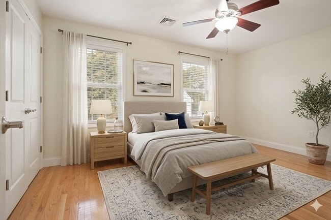 Building Photo - 22 School St