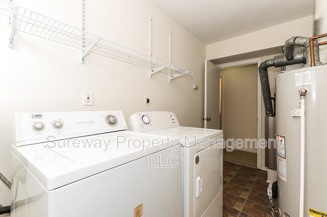 Building Photo - 505 Corinthian Ave