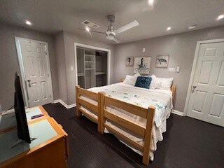 Building Photo - 5219 Avenue Q