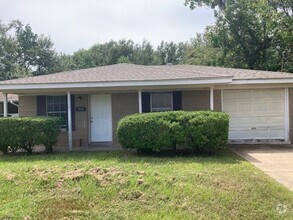 Building Photo - Long Beach 3 Bedroom