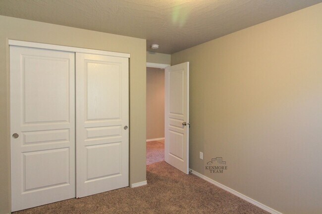 Building Photo - 3 Bed, 2 Bath Home in South Richland