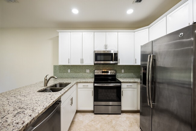 Building Photo - 6948 Broadland Wy