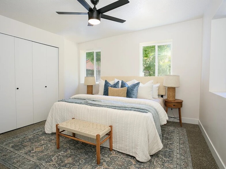 Building Photo - 348 N 200 W