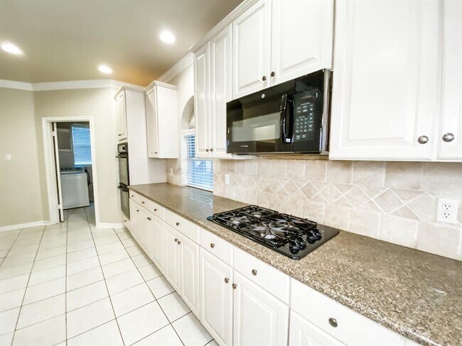 Building Photo - 13030 Mossy Ridge Cove