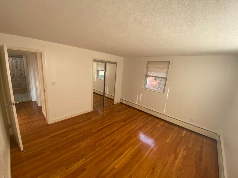 Building Photo - 1105 Lexington St