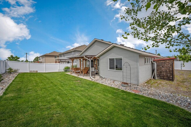 Building Photo - 3 bedroom home in Coeur dAlene