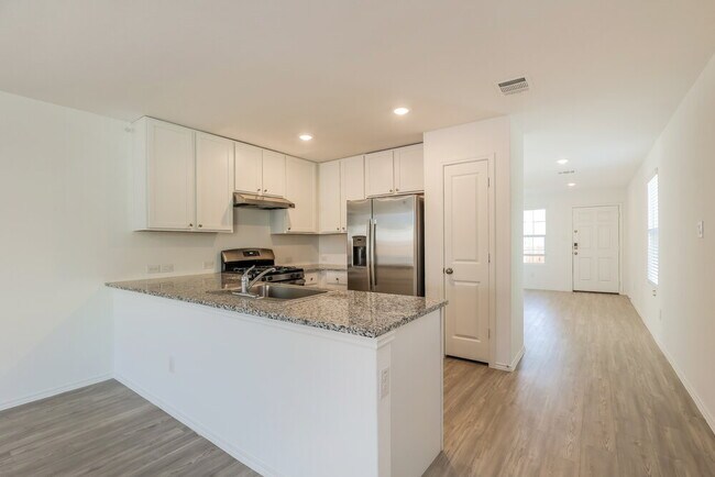 Building Photo - 10515 McClintock Dr