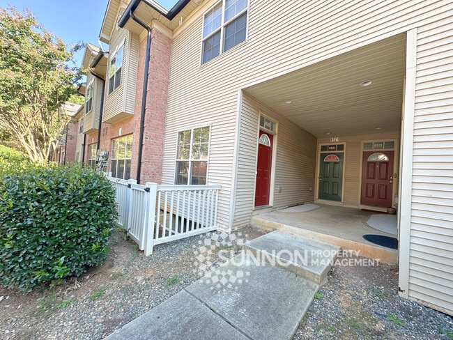 Primary Photo - 3 Bedroom 2.5 Bathroom Townhome Near University Area