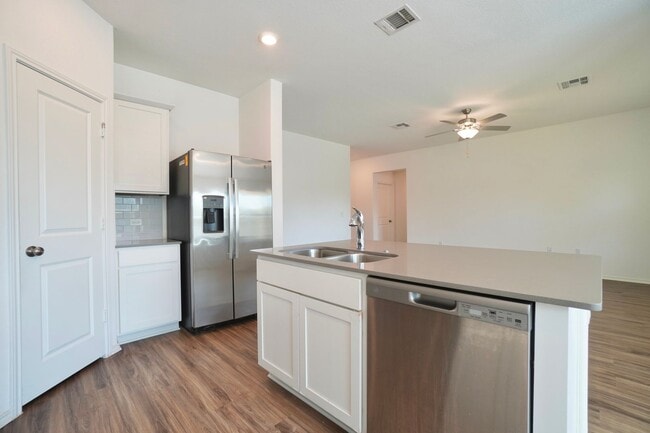 Building Photo - 10709 Steinbeck Dr