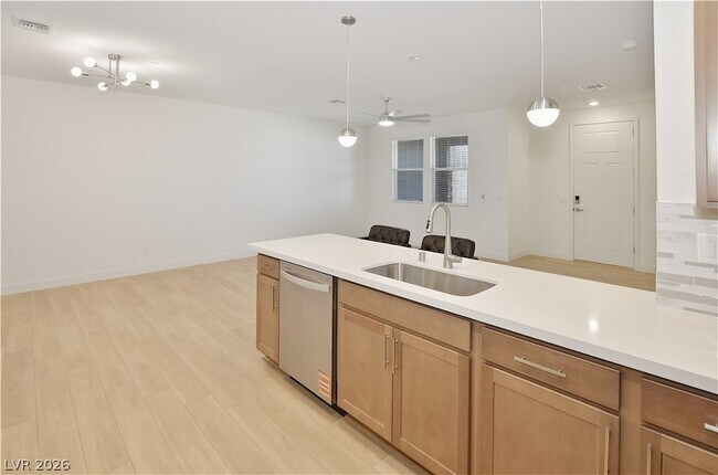 Building Photo - 12460 Kings Crk Pl