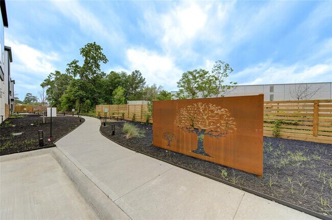 Building Photo - 13103 Honey Suckle Ridge Ln