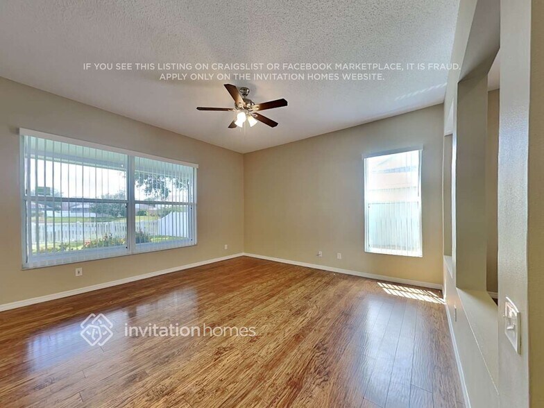 Building Photo - 11126 2nd Ave E