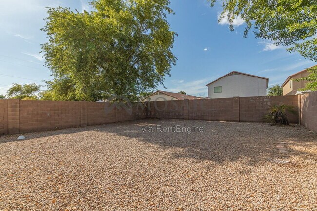 Building Photo - 398 E Daniella Dr
