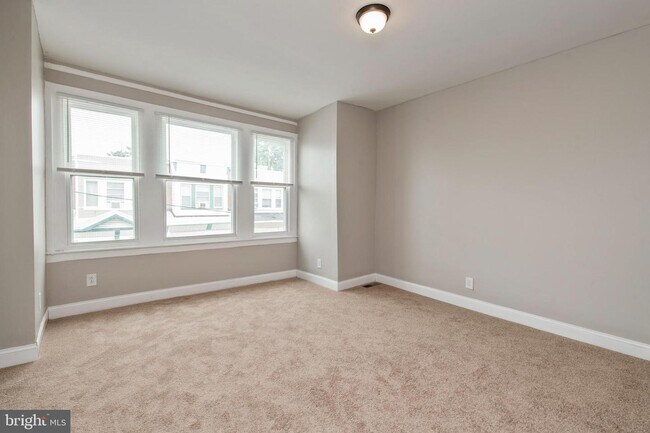 Building Photo - 5524 Delancey St