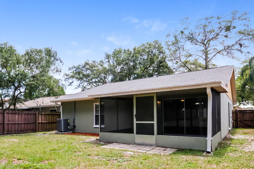 Building Photo - 1554 Thistledown Dr