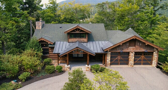 Building Photo - 15 Hemlock Dr