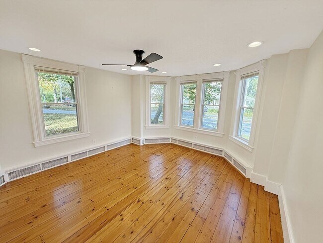 Building Photo - 52 Littleton Rd