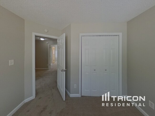 Building Photo - 5753 Village Loop