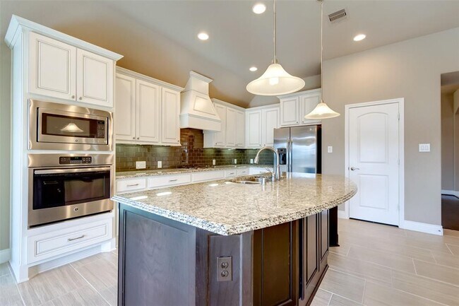Building Photo - 23319 Tirino Shores Dr