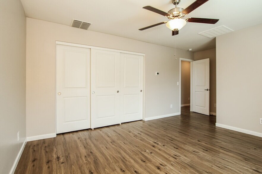 Building Photo - 8225 W Illini St